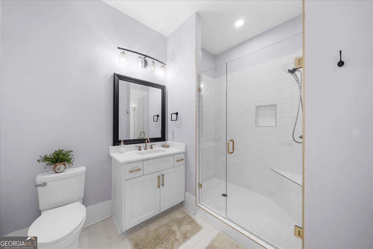 Loganville, Georgia 30052, United States, 5 Bedrooms Bedrooms, ,6 BathroomsBathrooms,Residential,Pending,132217