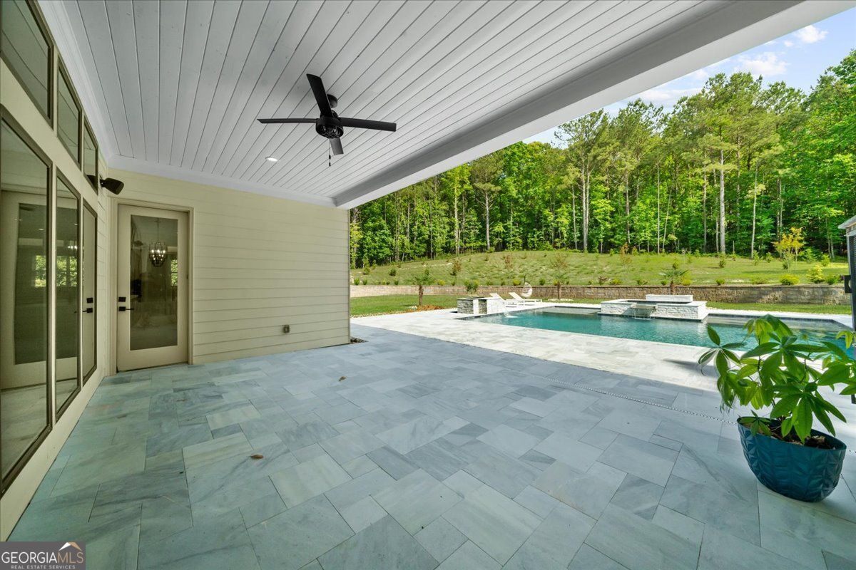 Loganville, Georgia 30052, United States, 5 Bedrooms Bedrooms, ,6 BathroomsBathrooms,Residential,Pending,132217