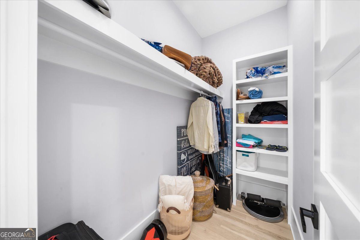 Loganville, Georgia 30052, United States, 5 Bedrooms Bedrooms, ,6 BathroomsBathrooms,Residential,Pending,132217