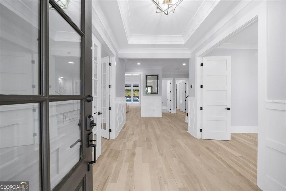 Loganville, Georgia 30052, United States, 5 Bedrooms Bedrooms, ,6 BathroomsBathrooms,Residential,Pending,132217