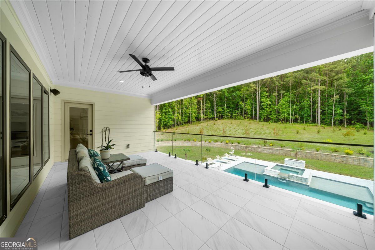 Loganville, Georgia 30052, United States, 5 Bedrooms Bedrooms, ,6 BathroomsBathrooms,Residential,Pending,132217