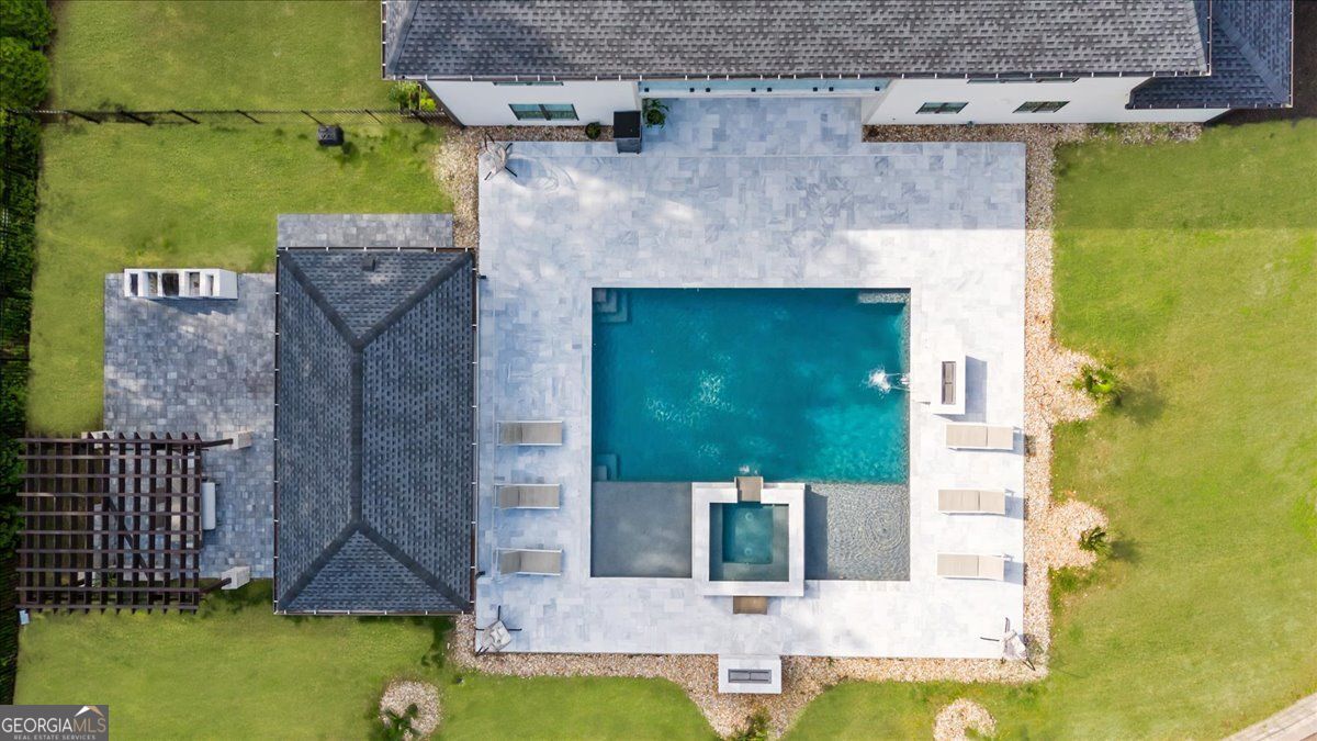 Loganville, Georgia 30052, United States, 5 Bedrooms Bedrooms, ,6 BathroomsBathrooms,Residential,Pending,132217