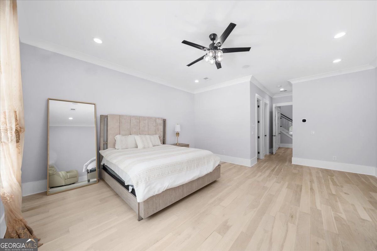 Loganville, Georgia 30052, United States, 5 Bedrooms Bedrooms, ,6 BathroomsBathrooms,Residential,Pending,132217