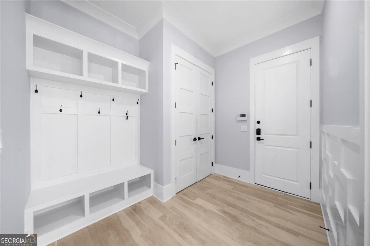 Loganville, Georgia 30052, United States, 5 Bedrooms Bedrooms, ,6 BathroomsBathrooms,Residential,Pending,132217