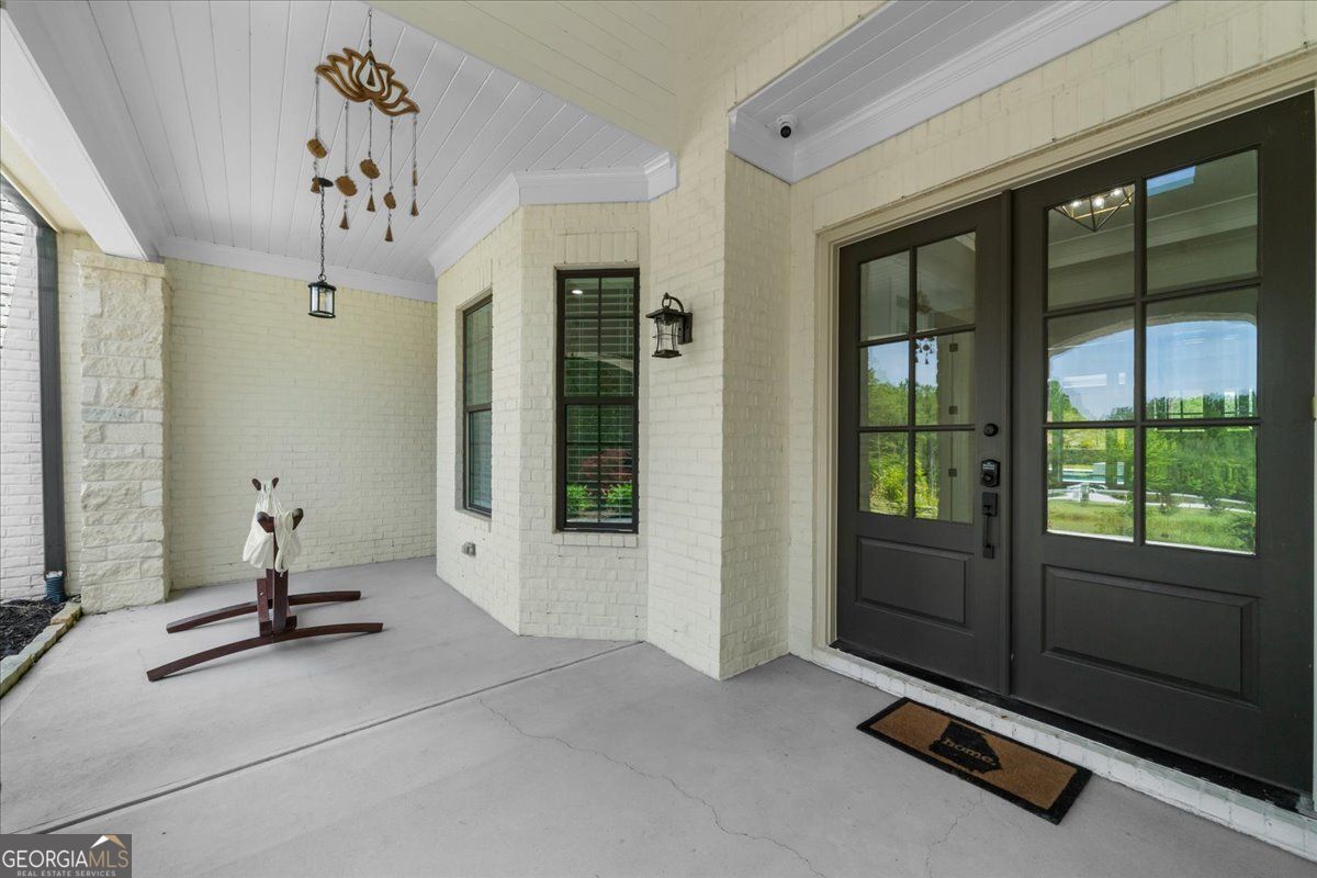 Loganville, Georgia 30052, United States, 5 Bedrooms Bedrooms, ,6 BathroomsBathrooms,Residential,Pending,132217