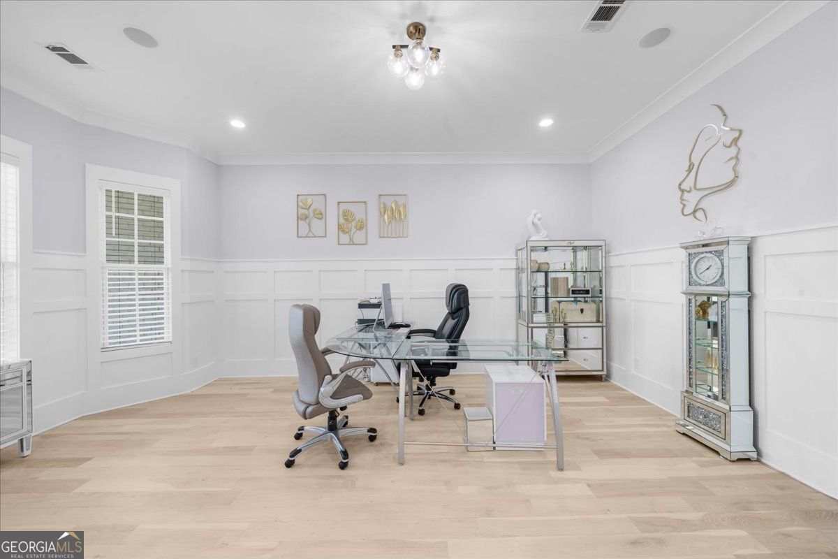 Loganville, Georgia 30052, United States, 5 Bedrooms Bedrooms, ,6 BathroomsBathrooms,Residential,Pending,132217