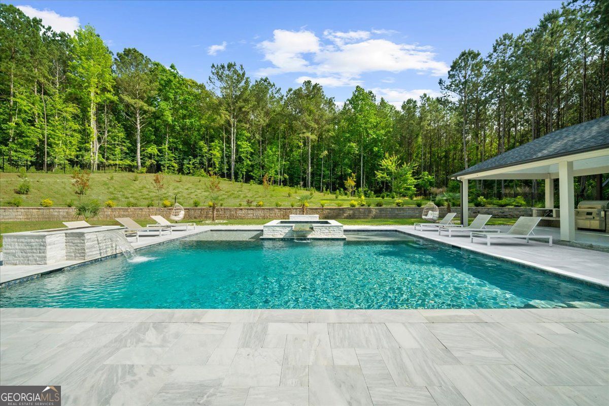 Loganville, Georgia 30052, United States, 5 Bedrooms Bedrooms, ,6 BathroomsBathrooms,Residential,Pending,132217