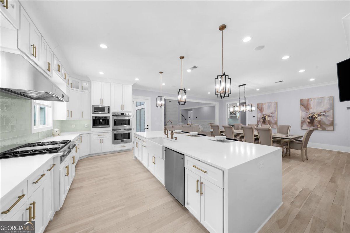 Loganville, Georgia 30052, United States, 5 Bedrooms Bedrooms, ,6 BathroomsBathrooms,Residential,Pending,132217