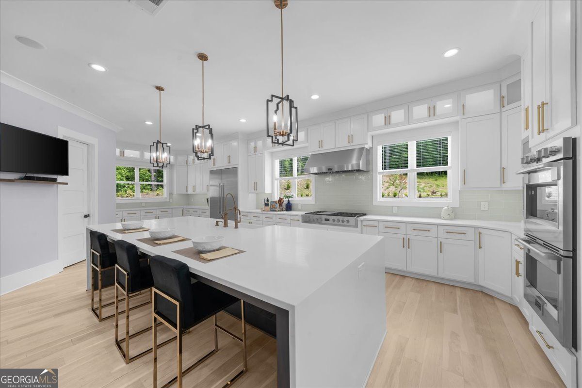 Loganville, Georgia 30052, United States, 5 Bedrooms Bedrooms, ,6 BathroomsBathrooms,Residential,Pending,132217