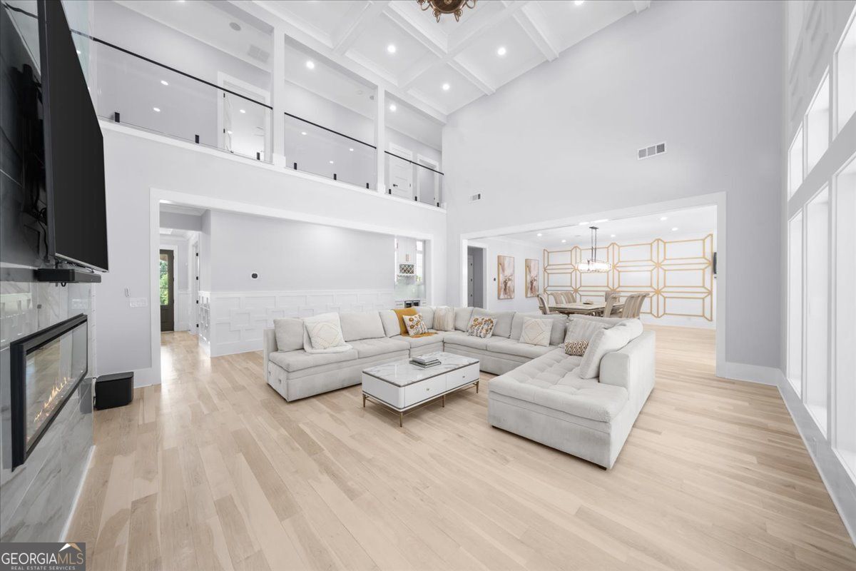 Loganville, Georgia 30052, United States, 5 Bedrooms Bedrooms, ,6 BathroomsBathrooms,Residential,Pending,132217