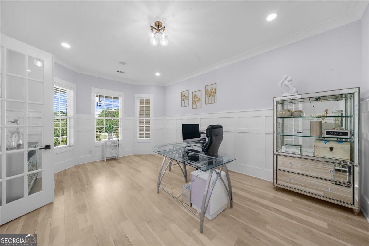 Loganville, Georgia 30052, United States, 5 Bedrooms Bedrooms, ,6 BathroomsBathrooms,Residential,Pending,132217