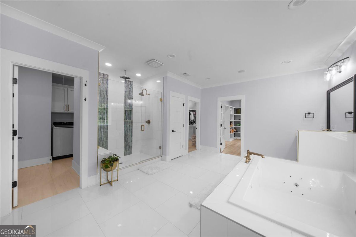 Loganville, Georgia 30052, United States, 5 Bedrooms Bedrooms, ,6 BathroomsBathrooms,Residential,Pending,132217