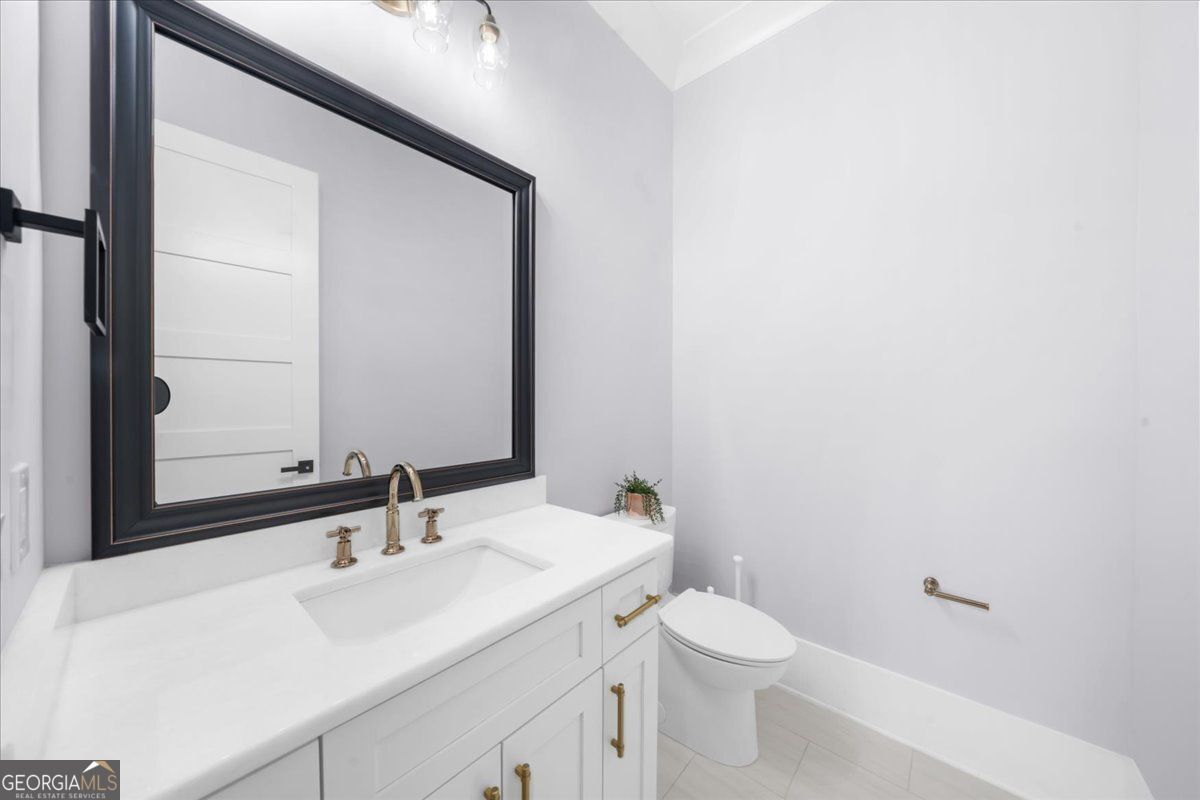 Loganville, Georgia 30052, United States, 5 Bedrooms Bedrooms, ,6 BathroomsBathrooms,Residential,Pending,132217