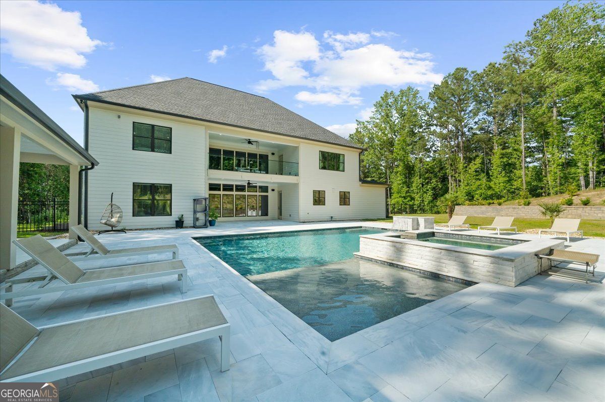 Loganville, Georgia 30052, United States, 5 Bedrooms Bedrooms, ,6 BathroomsBathrooms,Residential,Pending,132217