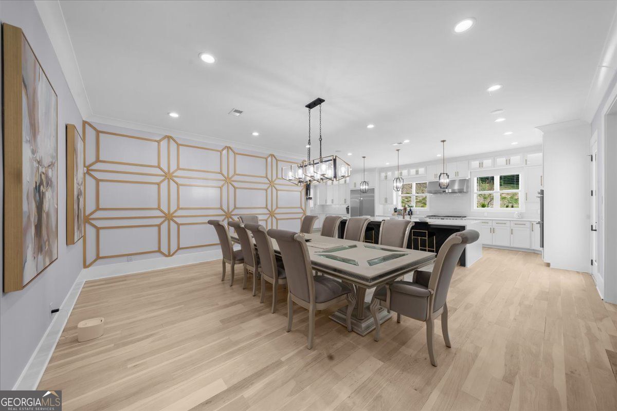 Loganville, Georgia 30052, United States, 5 Bedrooms Bedrooms, ,6 BathroomsBathrooms,Residential,Pending,132217