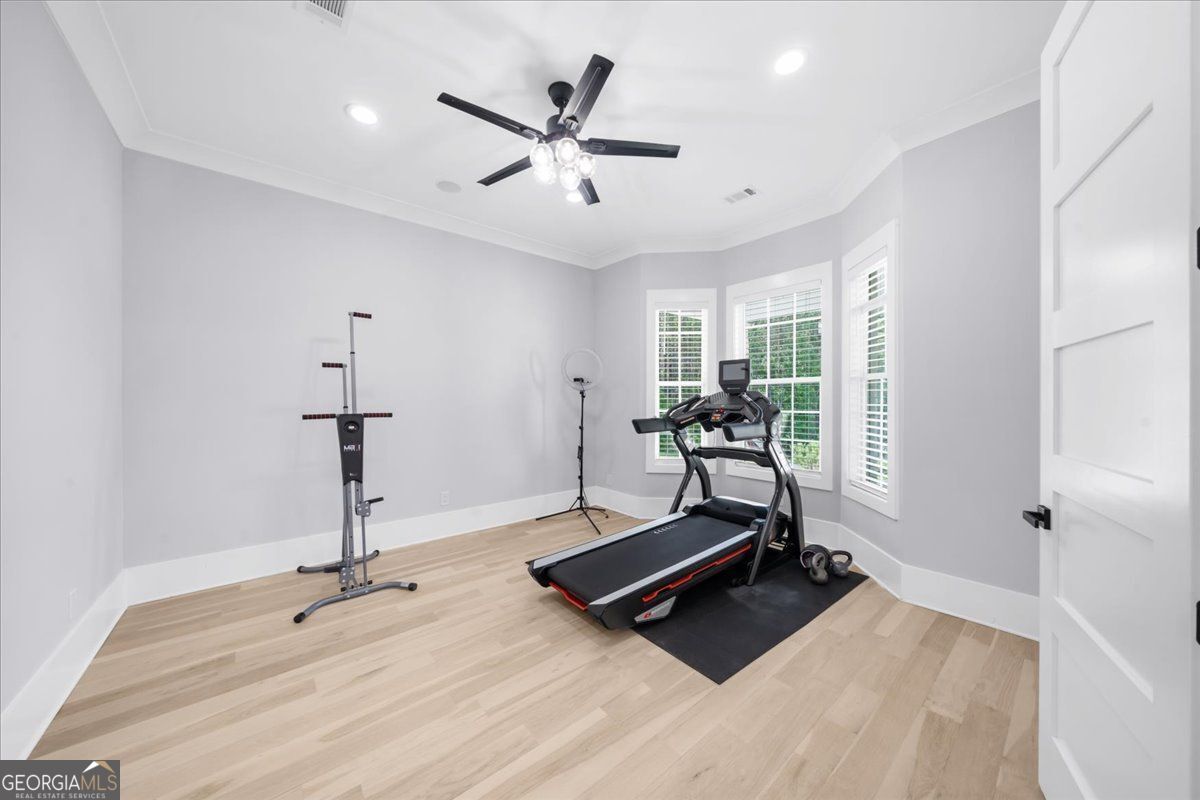 Loganville, Georgia 30052, United States, 5 Bedrooms Bedrooms, ,6 BathroomsBathrooms,Residential,Pending,132217