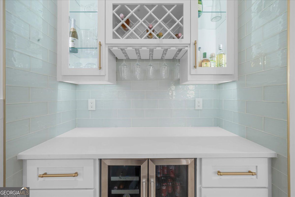 Loganville, Georgia 30052, United States, 5 Bedrooms Bedrooms, ,6 BathroomsBathrooms,Residential,Pending,132217