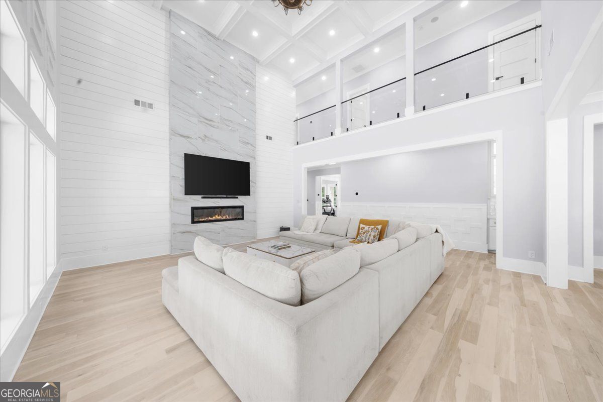 Loganville, Georgia 30052, United States, 5 Bedrooms Bedrooms, ,6 BathroomsBathrooms,Residential,Pending,132217