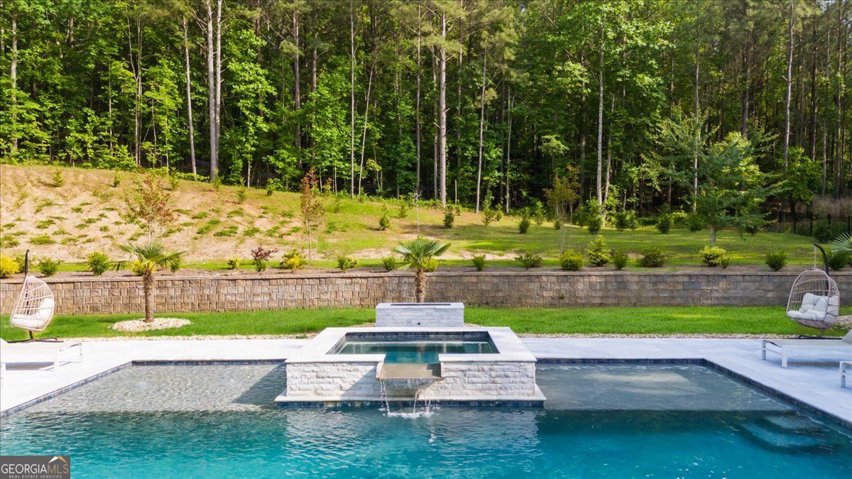 Loganville, Georgia 30052, United States, 5 Bedrooms Bedrooms, ,6 BathroomsBathrooms,Residential,Pending,132217