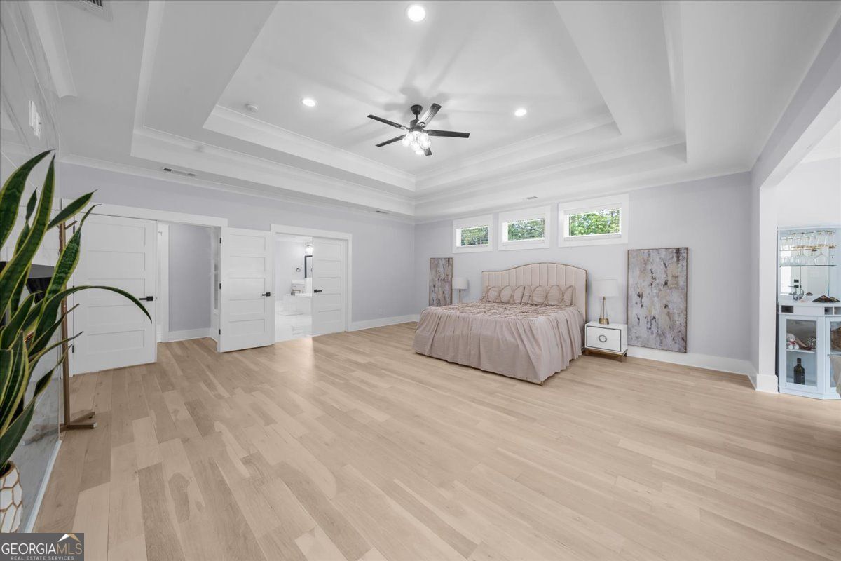 Loganville, Georgia 30052, United States, 5 Bedrooms Bedrooms, ,6 BathroomsBathrooms,Residential,Pending,132217