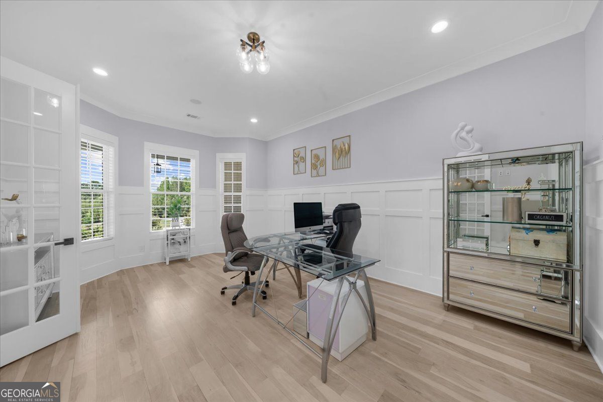 Loganville, Georgia 30052, United States, 5 Bedrooms Bedrooms, ,6 BathroomsBathrooms,Residential,Pending,132217