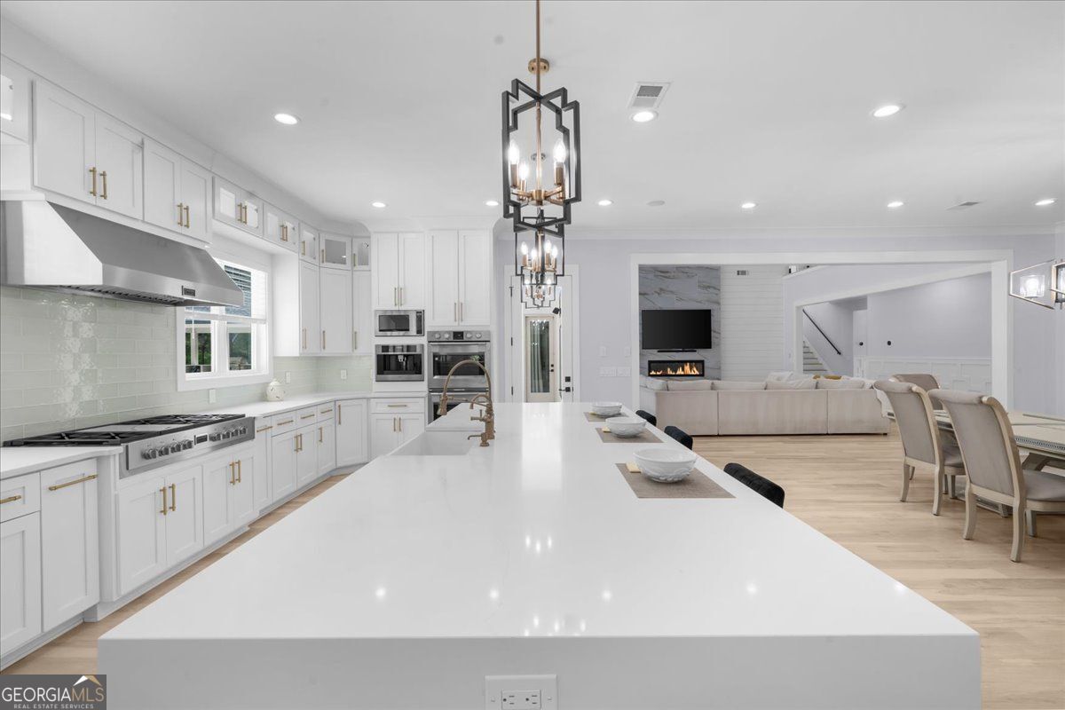 Loganville, Georgia 30052, United States, 5 Bedrooms Bedrooms, ,6 BathroomsBathrooms,Residential,Pending,132217