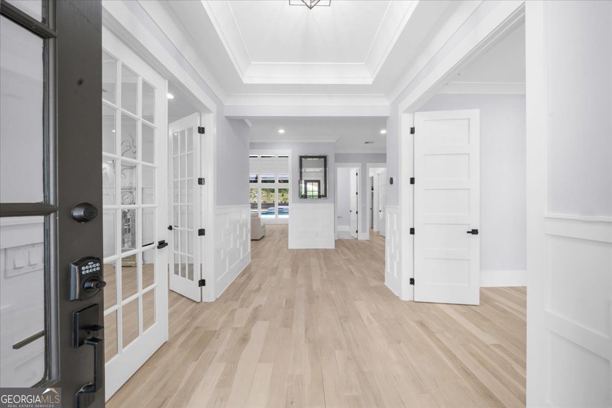 Loganville, Georgia 30052, United States, 5 Bedrooms Bedrooms, ,6 BathroomsBathrooms,Residential,Pending,132217