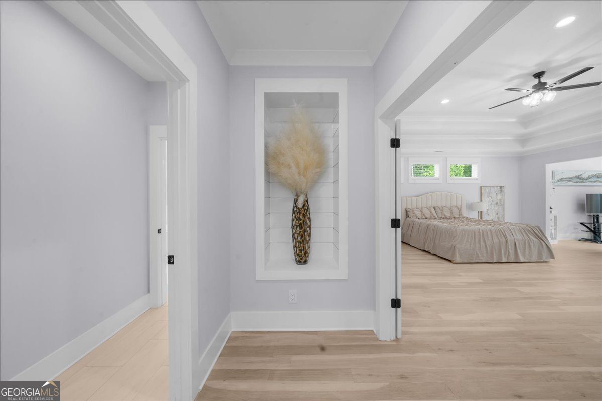 Loganville, Georgia 30052, United States, 5 Bedrooms Bedrooms, ,6 BathroomsBathrooms,Residential,Pending,132217