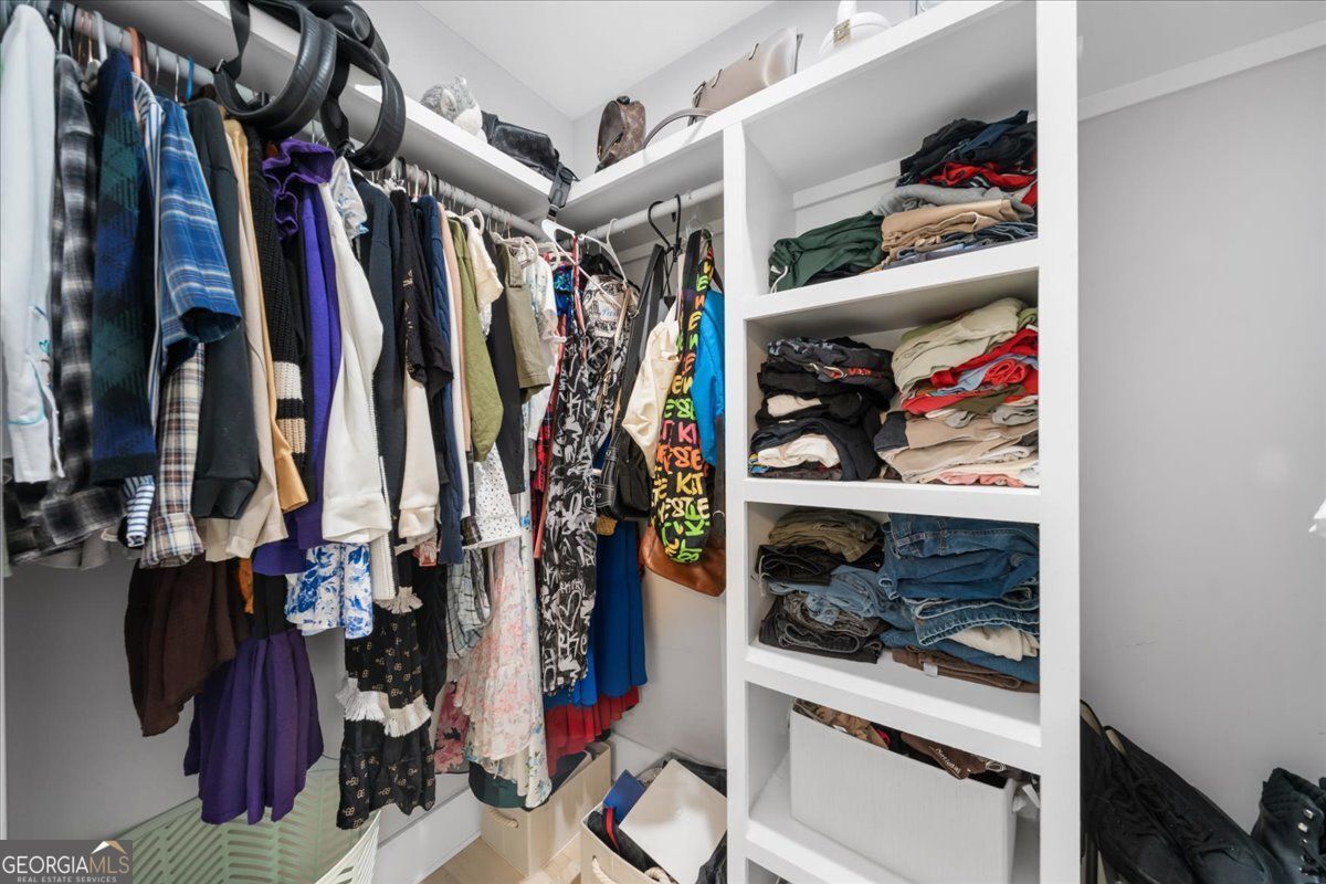 Loganville, Georgia 30052, United States, 5 Bedrooms Bedrooms, ,6 BathroomsBathrooms,Residential,Pending,132217