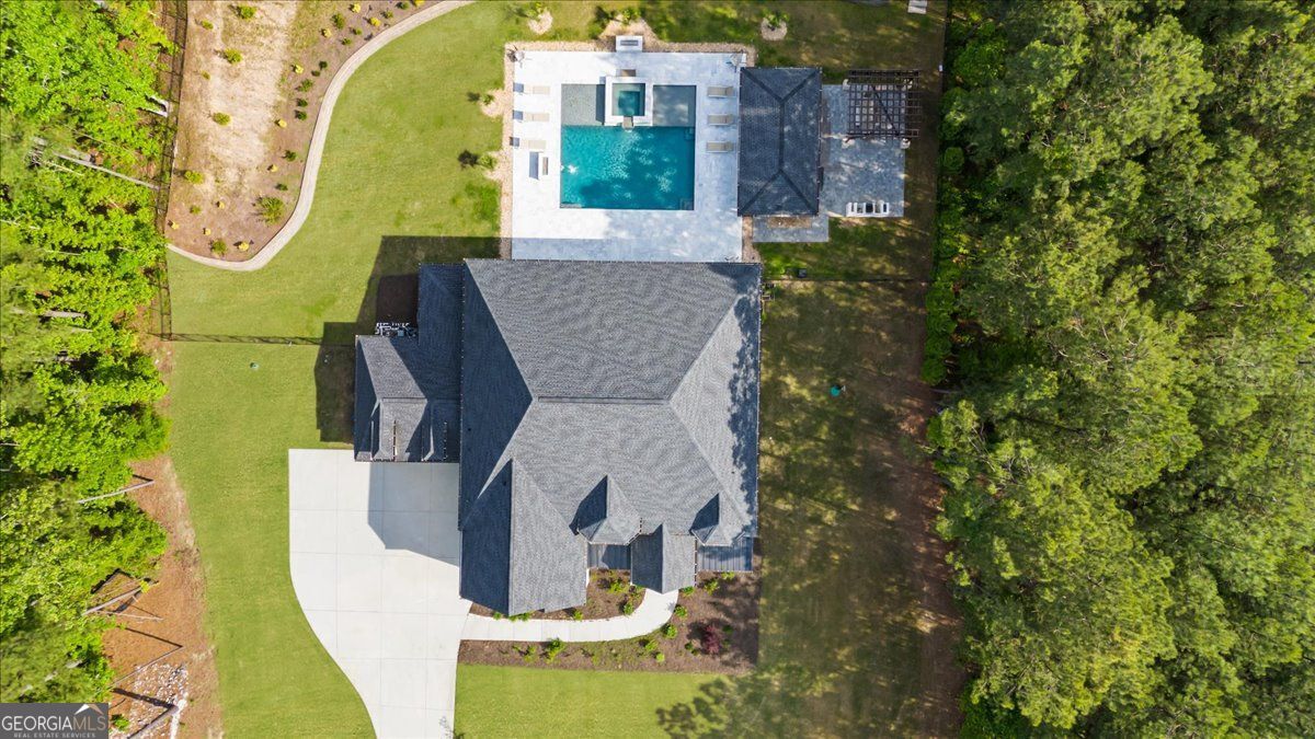 2400 Worth AVE