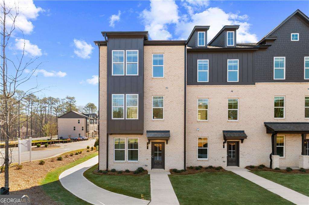 101 Daybreak LN