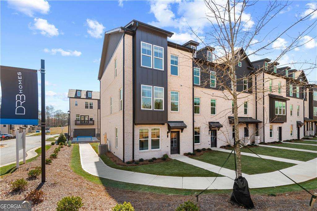 101 Daybreak LN