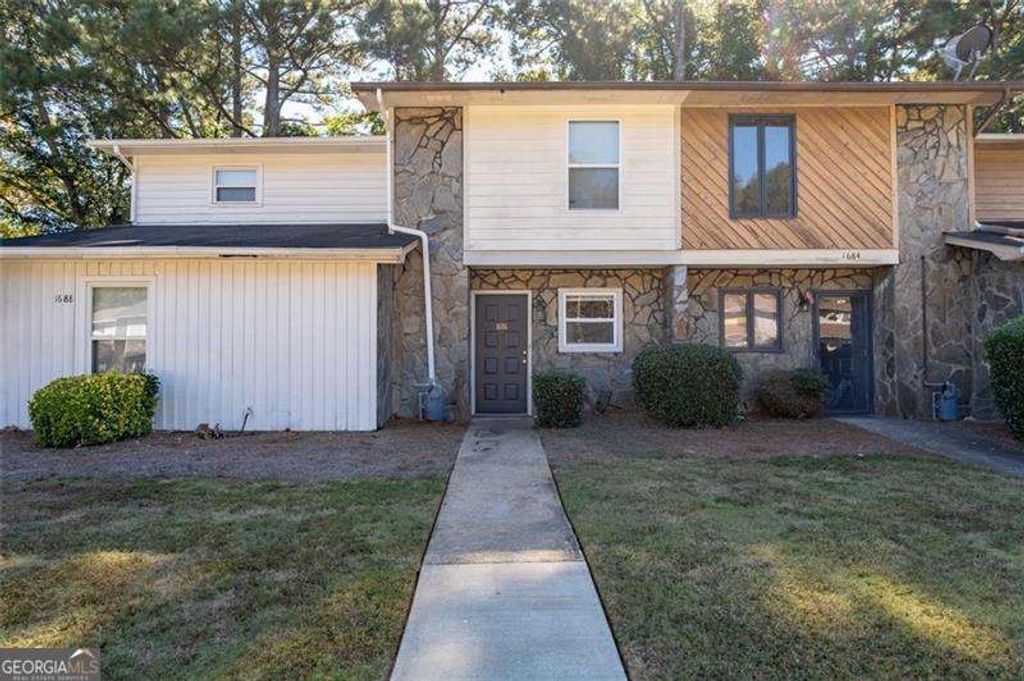 Photo of 1686 Wynndowne Trail SE, Smyrna, GA 30080 (MLS # 10669468)