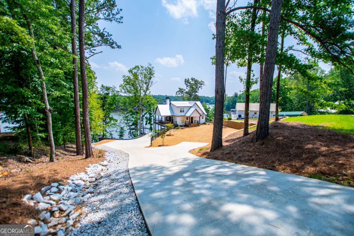 423 Pineywoods DR