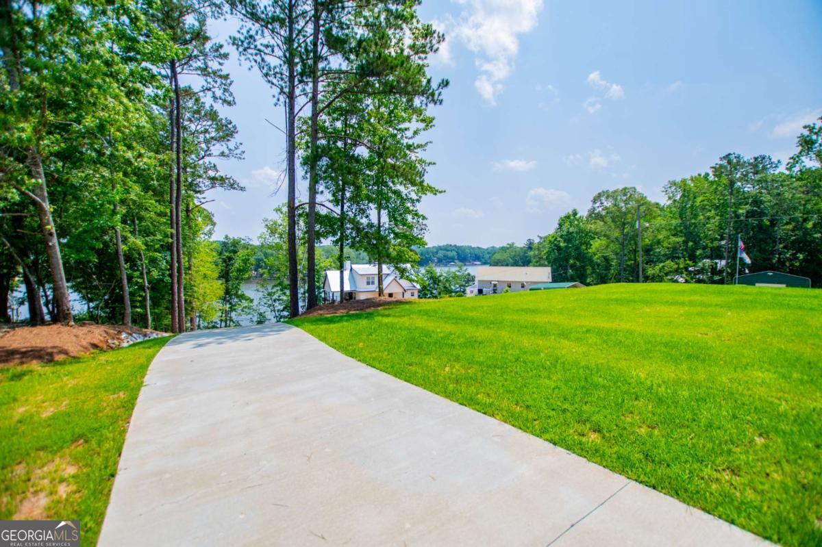 423 Pineywoods DR
