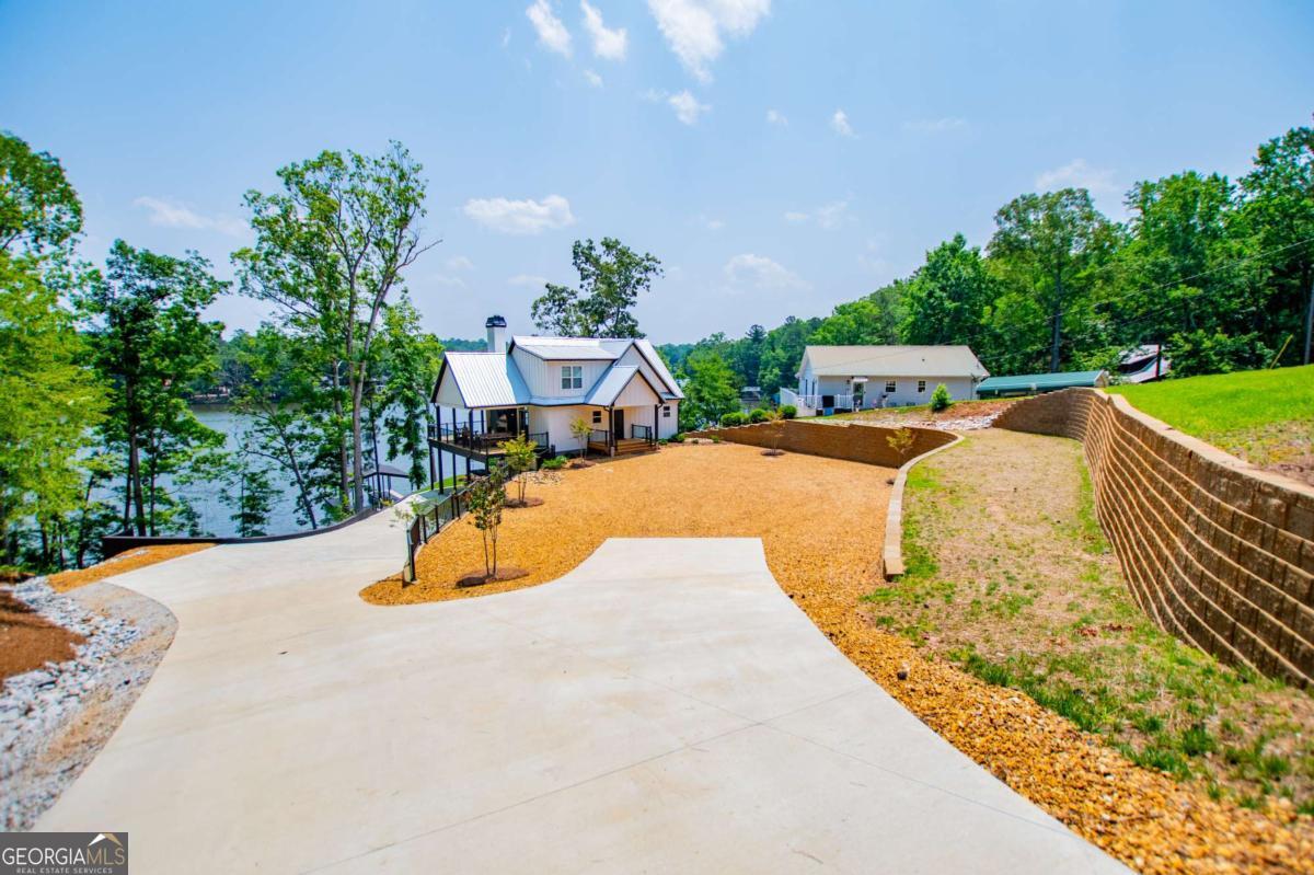 423 Pineywoods DR