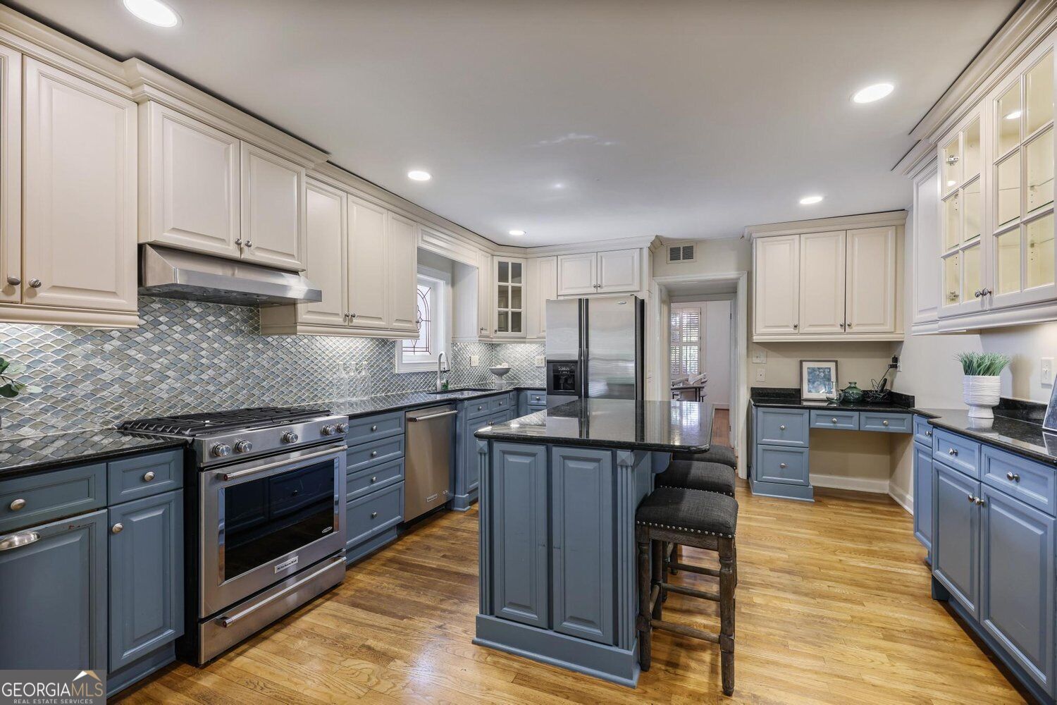 2218 Peachtree RD NW
