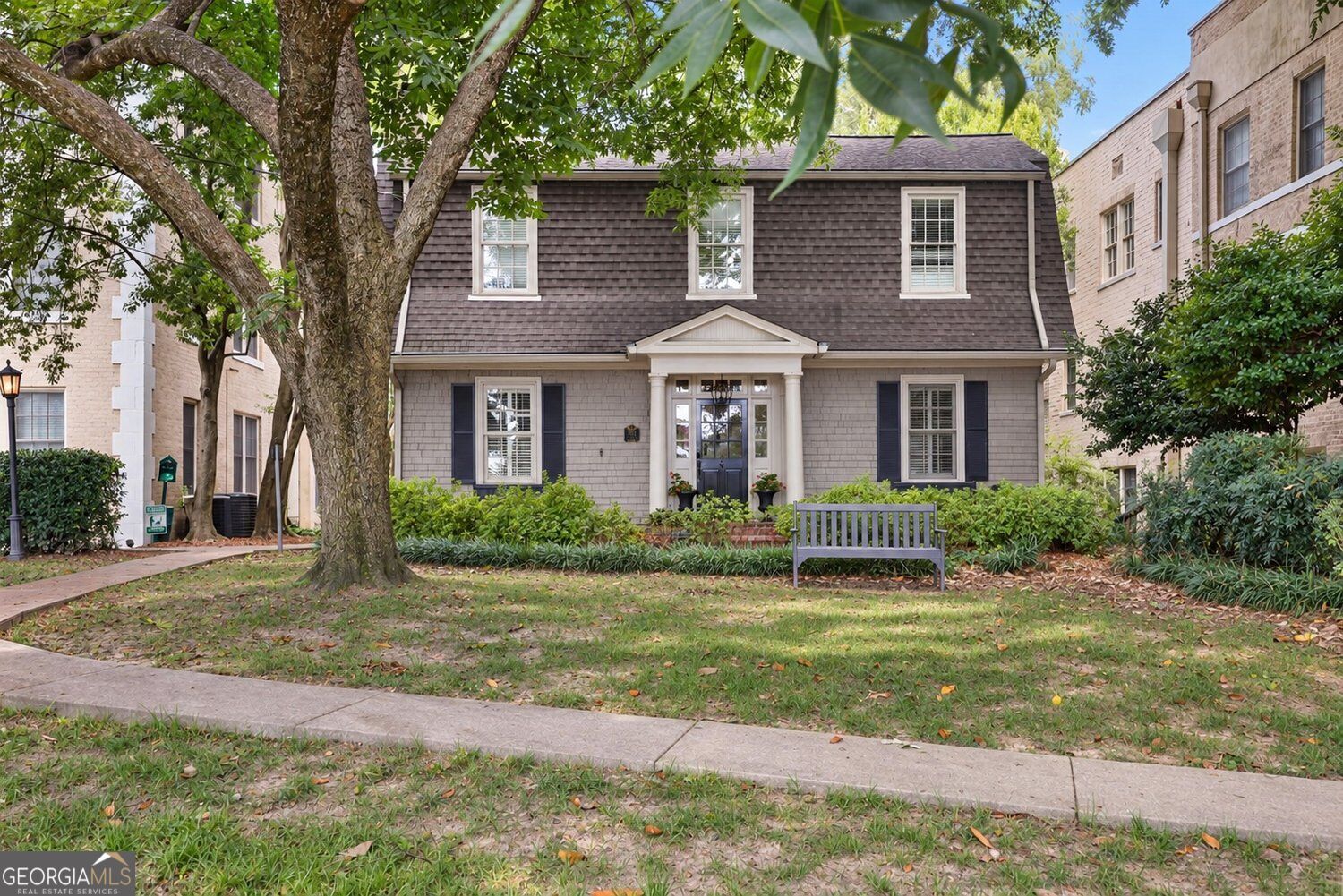 2218 Peachtree RD NW