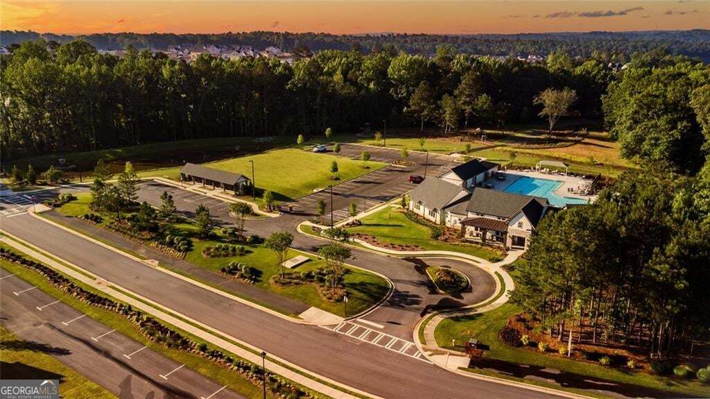 820 Crystal Lakes PKWY