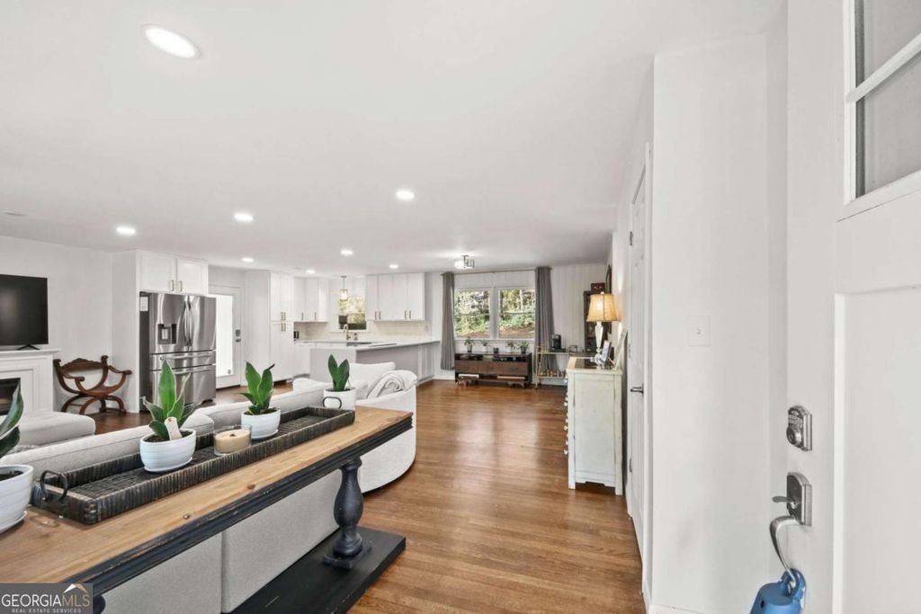 Photo of 310 Brook Drive, Atlanta, GA 30328 (MLS # 10685273)