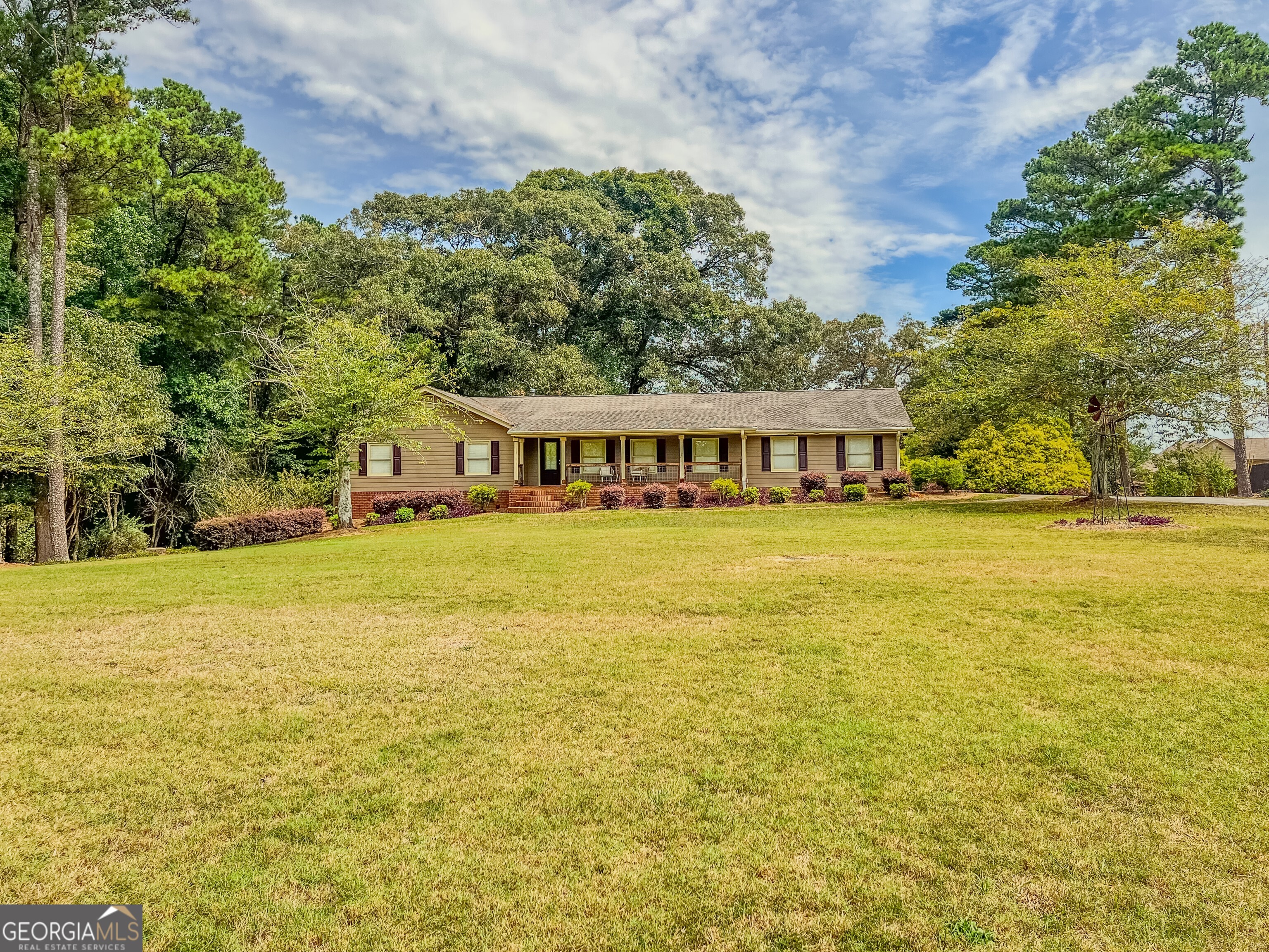 1152 Harbins RD