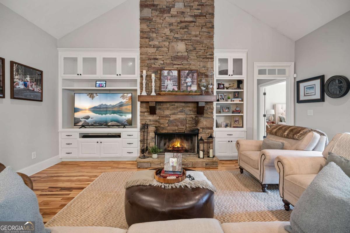 56 Cedar Gate LN