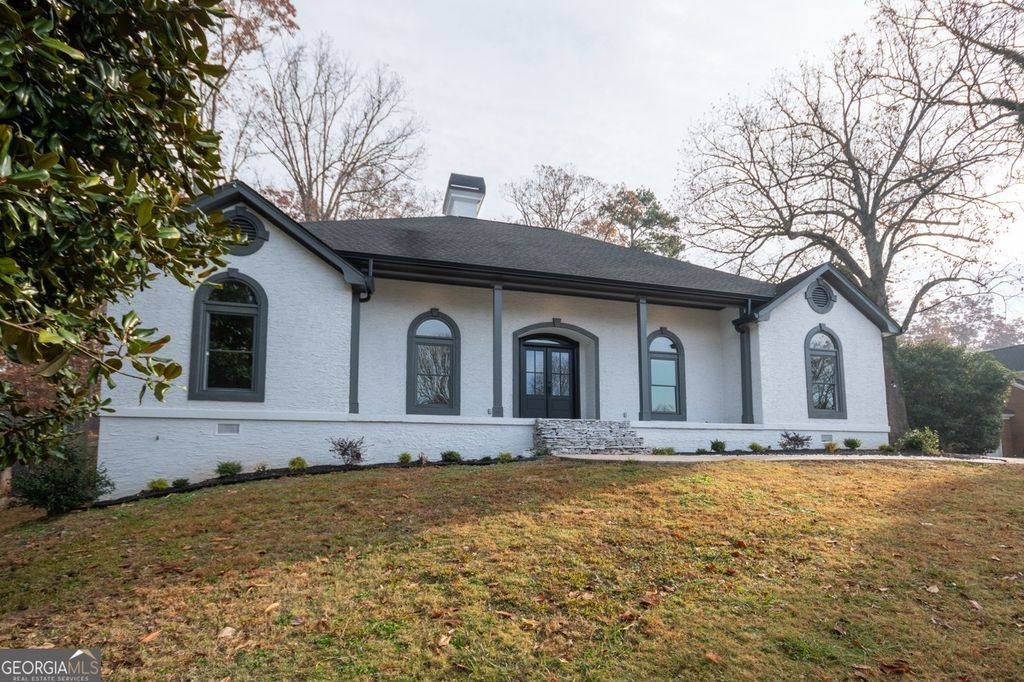 Photo of 731 Chattahoochee Place, Gainesville, GA 30506 (MLS # 10650337)