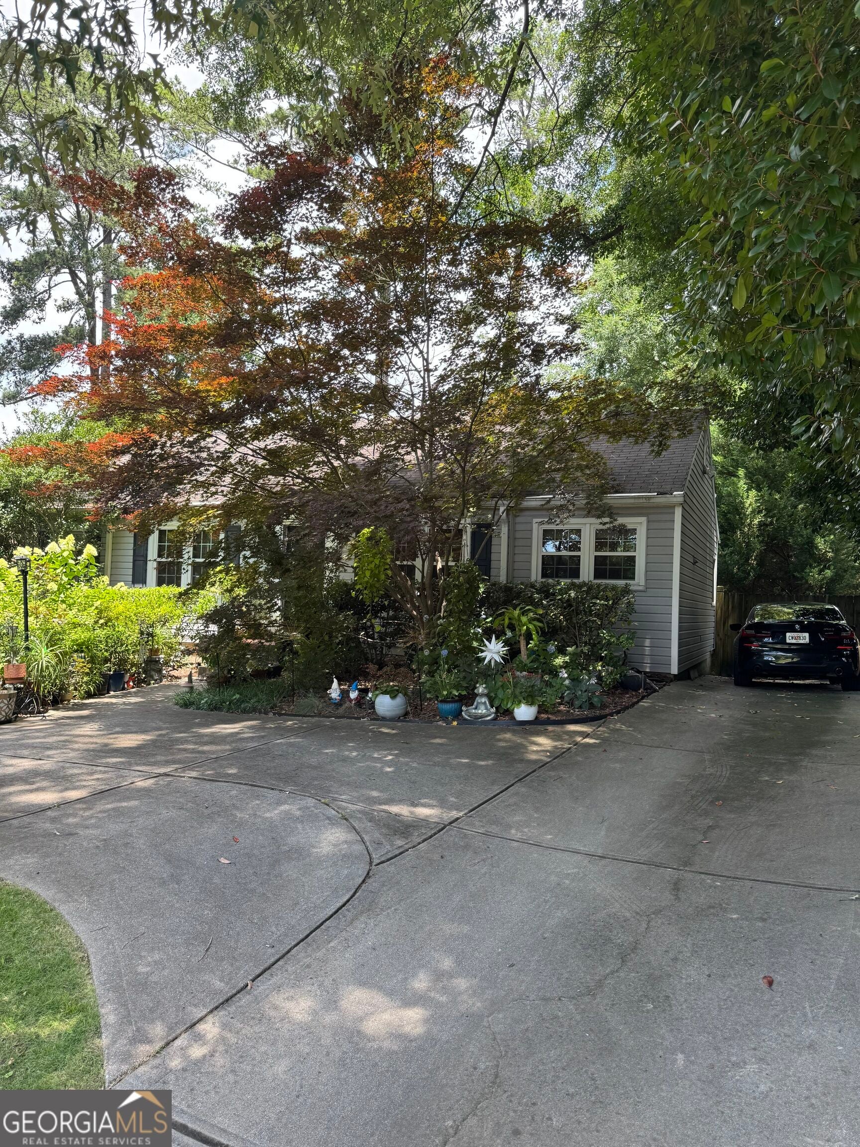 1154 Kingsley CIR NE
