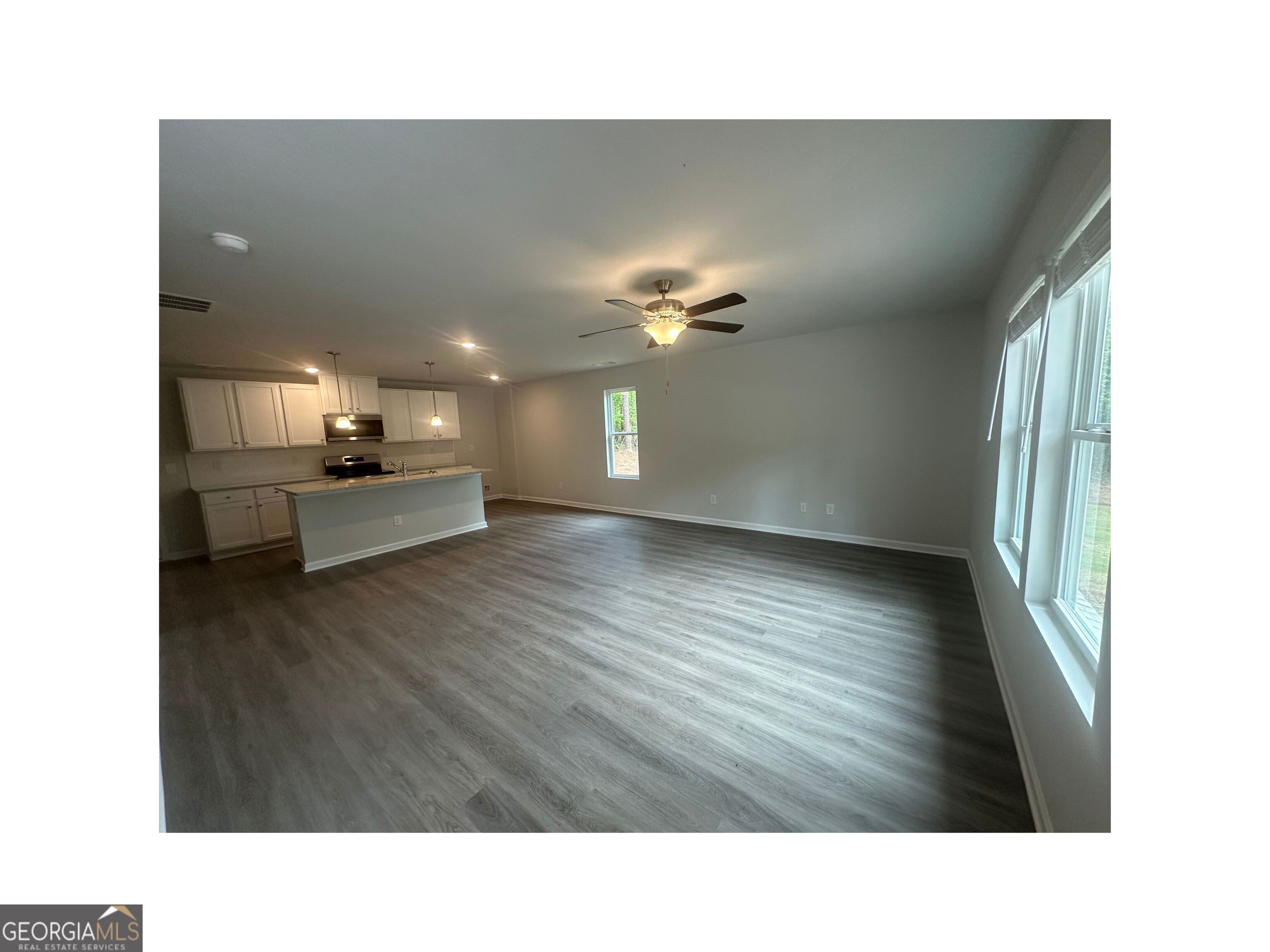 75 Emerald LN 10