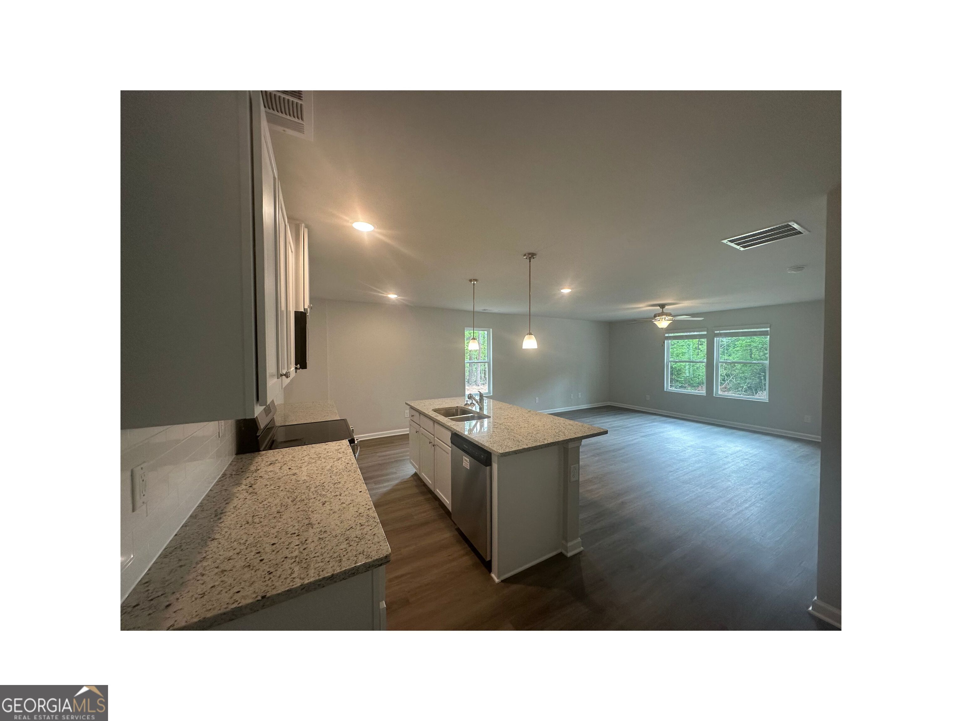 75 Emerald LN 10