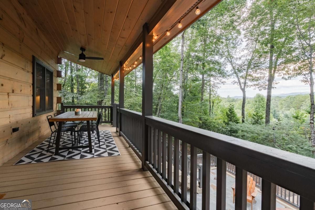 140 Black Oaks RD