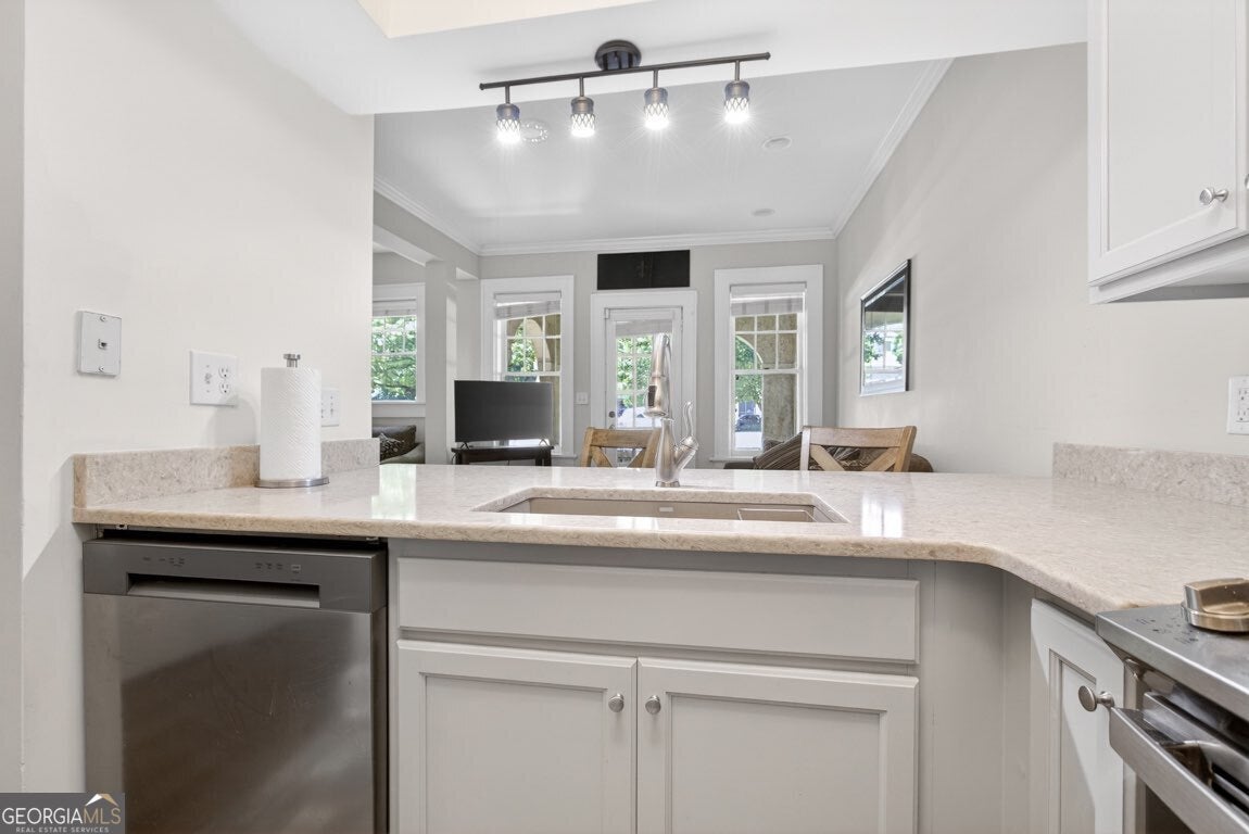 2855 Peachtree RD NE 109