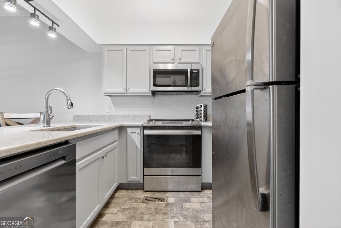 2855 Peachtree RD NE 109