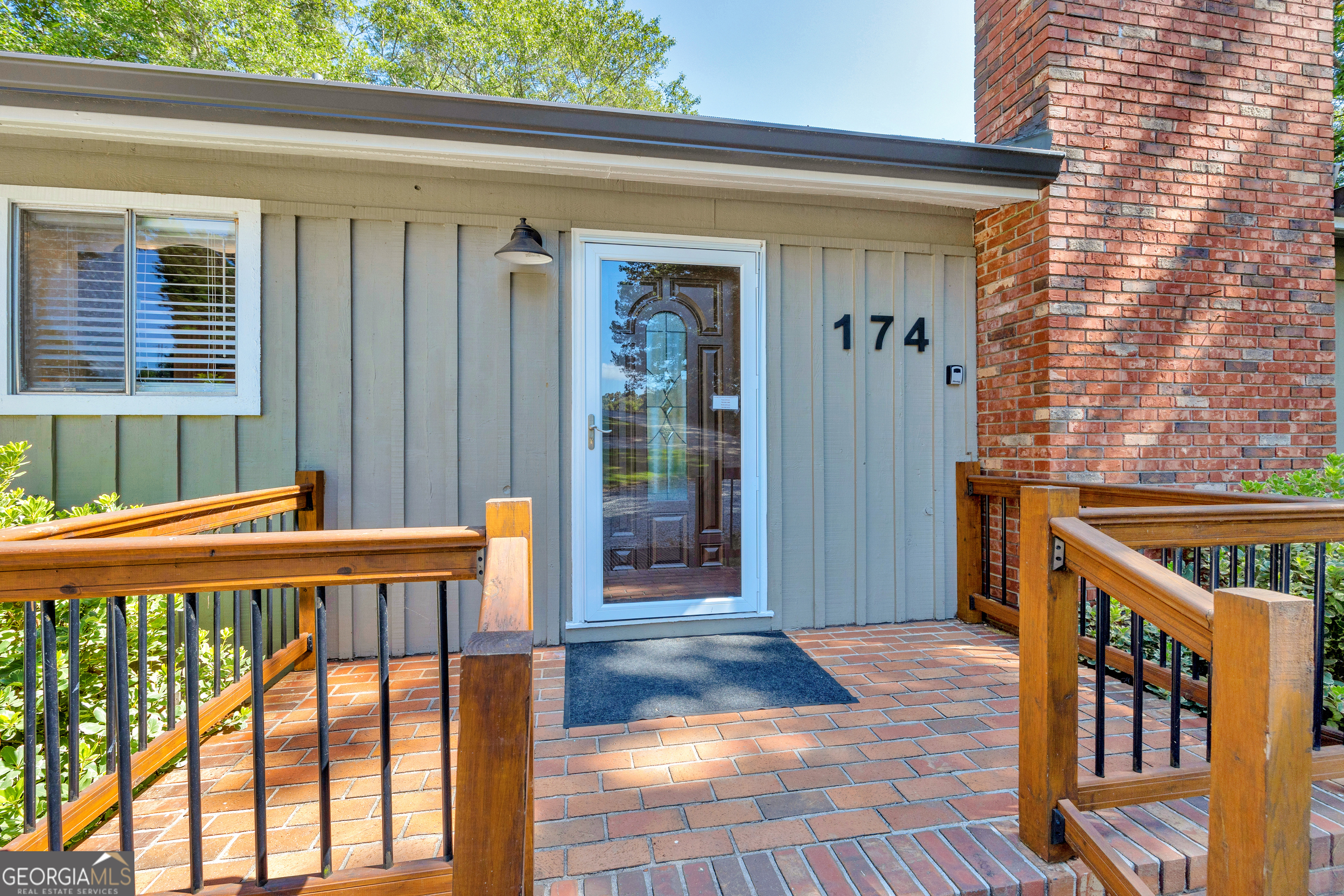 174 Rosewood CIR